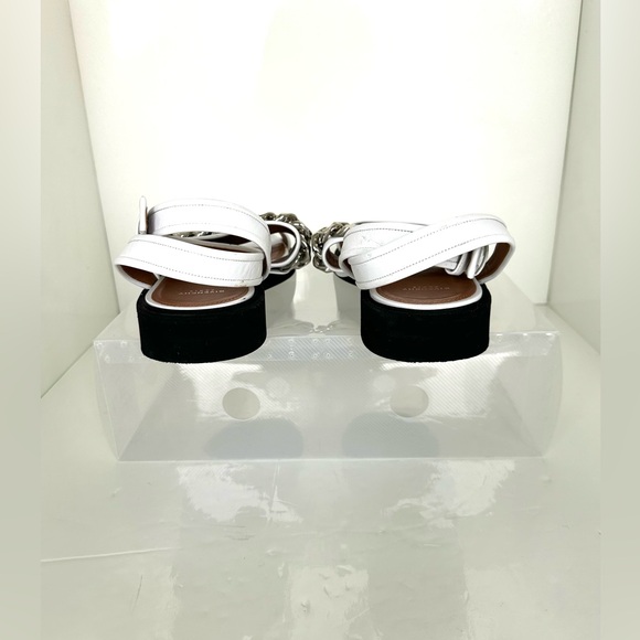Authentic Givenchy Paris White Leather Chain Sandals. - Picture 7 of 12